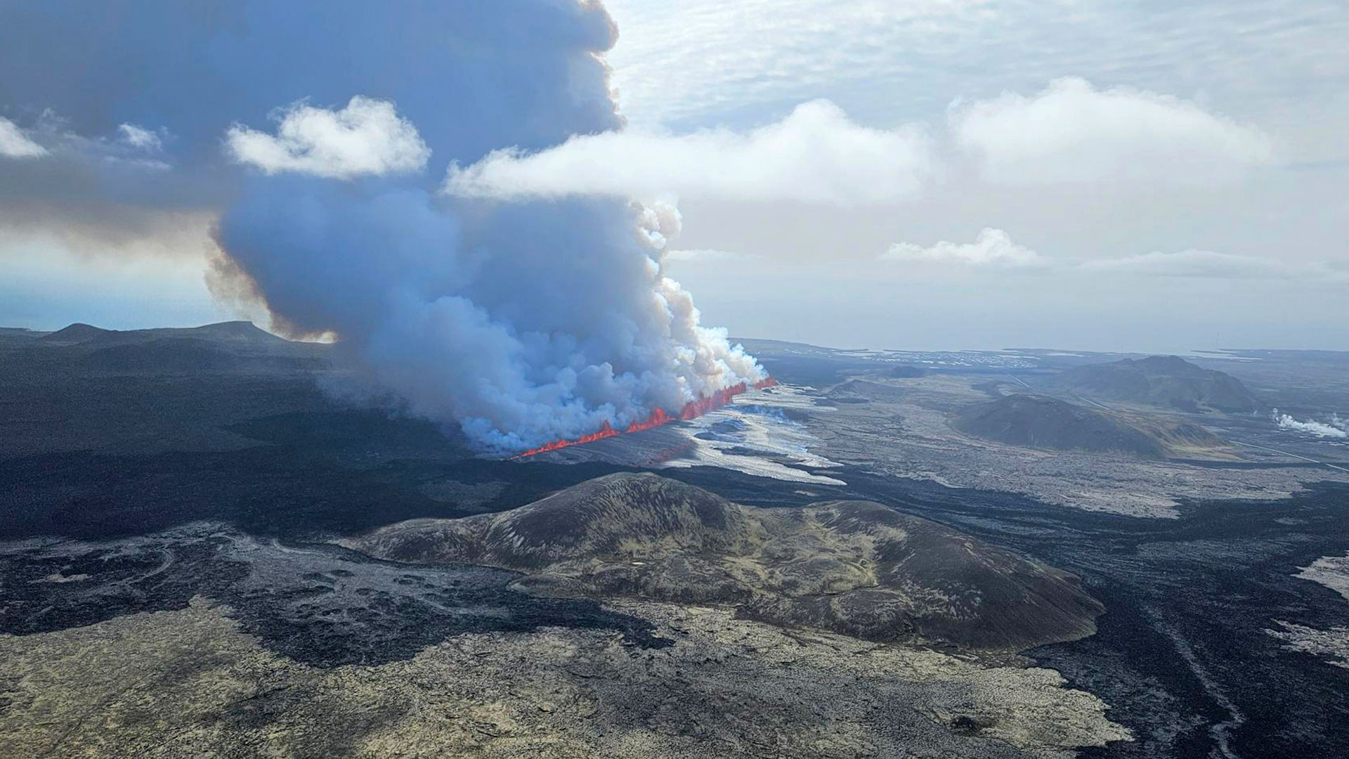 Ισλανδία: Νέα έκρηξη ηφαιστείου στο Γκρίνταβικ – Η πέμπτη από τον Δεκέμβριο-2