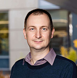 Χρήστος Κυρατσούς: Ο Ελληνας πίσω από την  επαναστατική θεραπεία κατά της κώφωσης-1