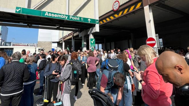 λονδίνο-αναταραχή-στο-αεροδρόμιο-γκά-563016766