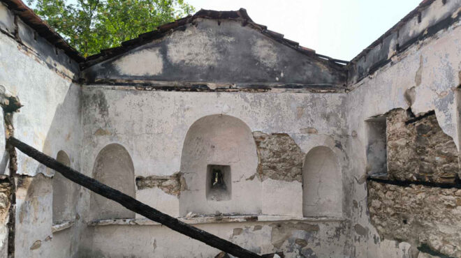 χαλκιδική-zημιές-σε-ξωκλήσι-του-19ου-αιώ-563014975