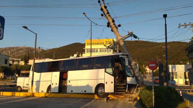 παιανία-λεωφορείο-έπεσε-πάνω-σε-κολόν-563022145
