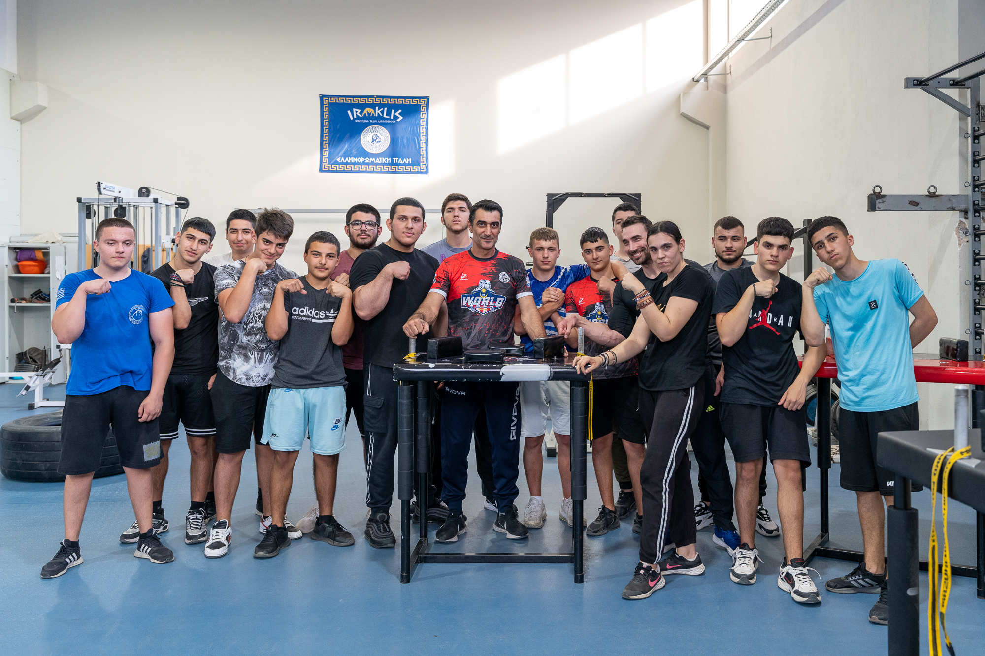 Οι χειροπαλαιστές του Ασπροπύργου-2