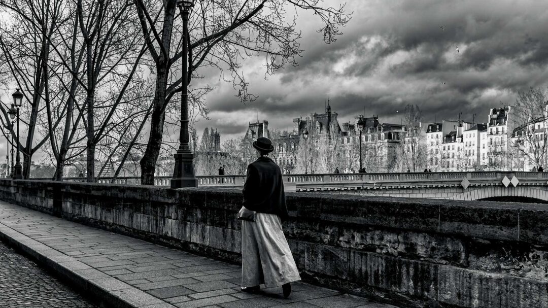 το-ασπρόμαυρο-παρίσι-του-νίκου-αλιάγα-563033533