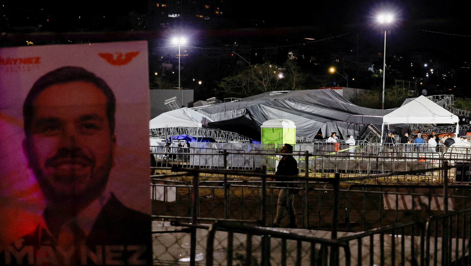 Μεξικό: Εννέα νεκροί από κατάρρευση εξέδρας λόγω ανέμου σε προεκλογική συγκέντρωση-1