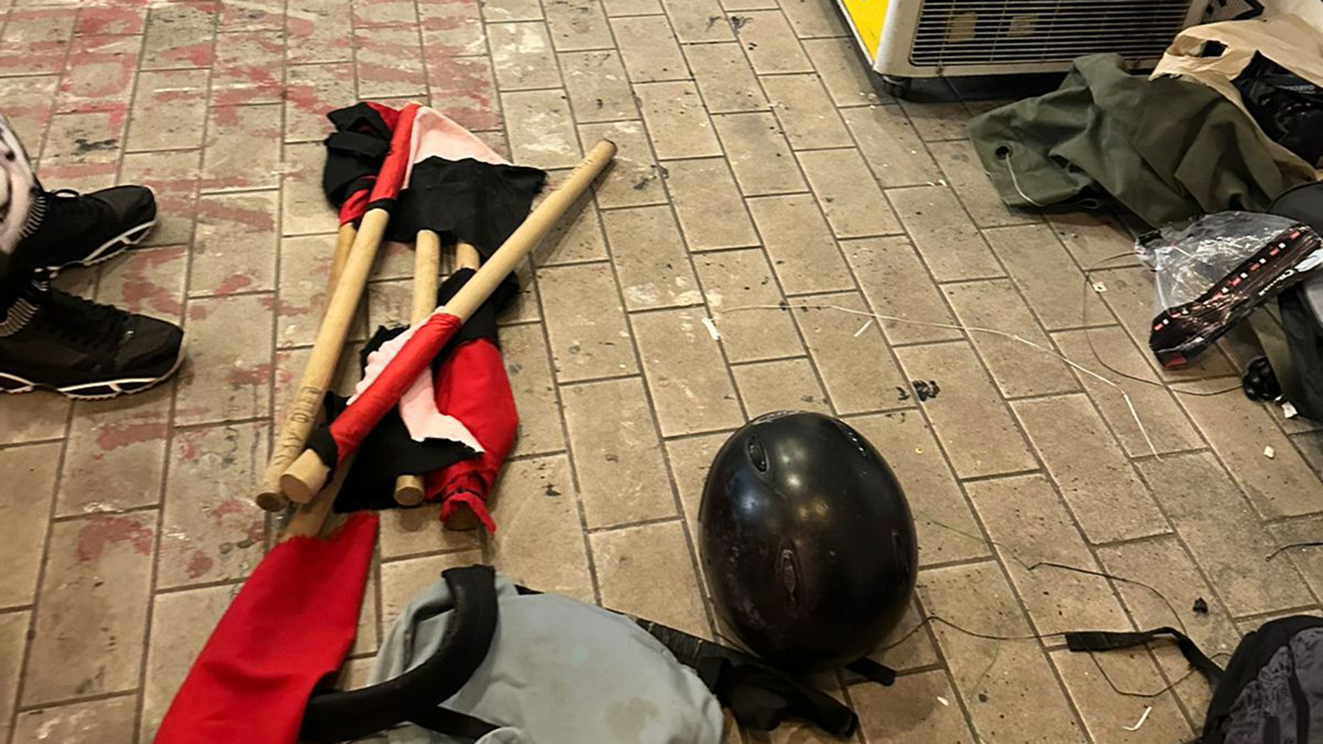 Επιχείρηση της ΕΛ.ΑΣ. στη Νομική του ΕΚΠΑ – Το κτίριο τελούσε υπό κατάληψη-2