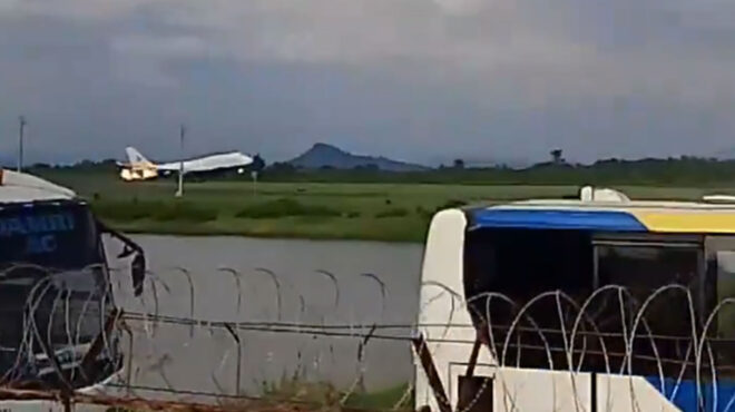 ινδονησία-φωτιά-σε-κινητήρα-boeing-κατά-την-563026684