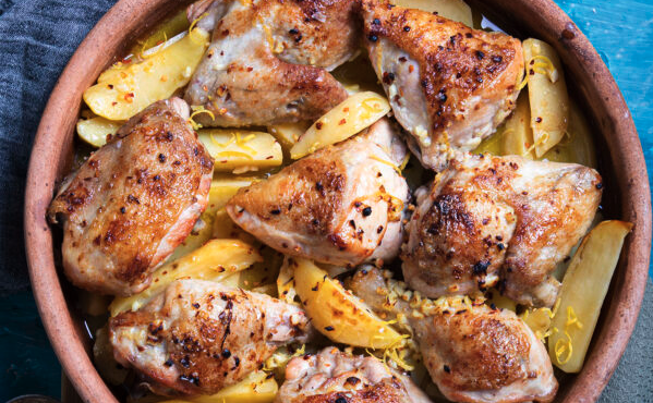 κοτόπουλο-στον-φούρνο-με-πατάτες-563019229