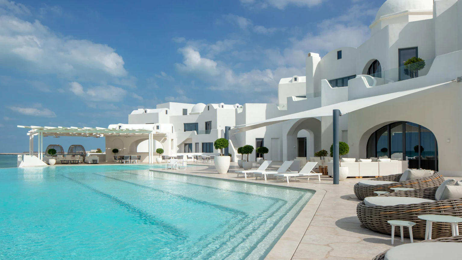 Αμπου Ντάμπι: Εχτισαν στην έρημο μια «Σαντορίνη»… για λίγους-1