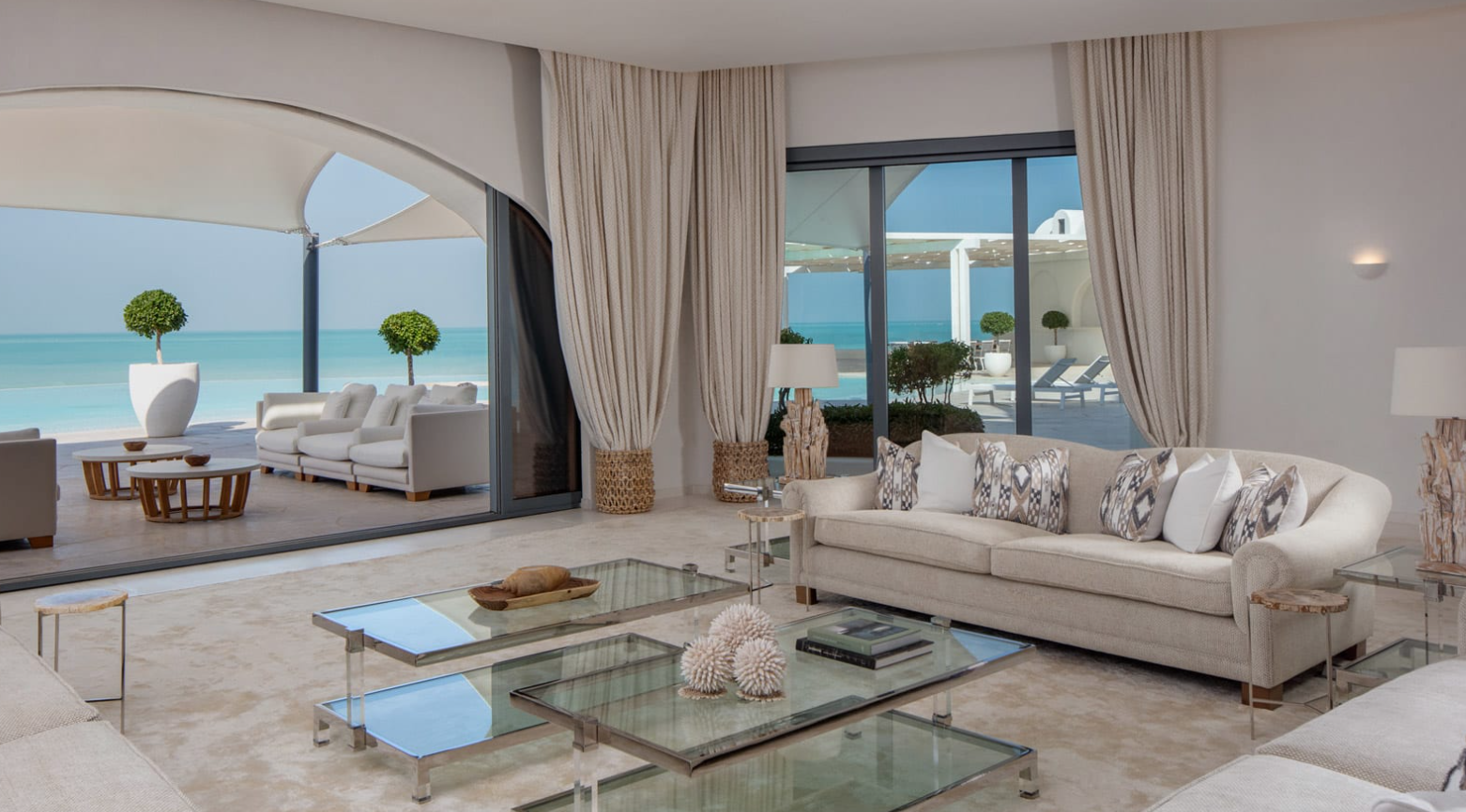 Αμπου Ντάμπι: Εχτισαν στην έρημο μια «Σαντορίνη»… για λίγους-3