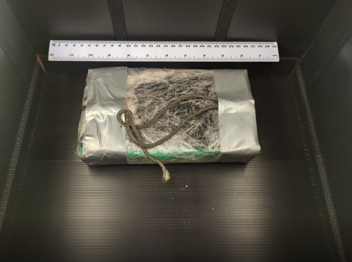 ΕΛ.ΑΣ.: Φωτογραφίες και βίντεο από την κατάσχεση των 100 κιλών κοκαΐνης στον Πειραιά-2