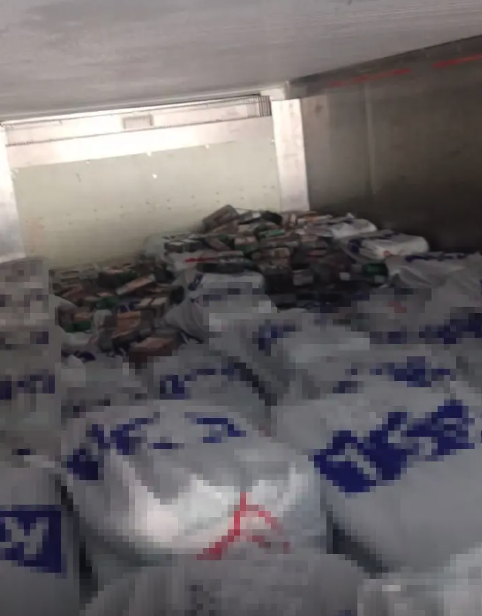 ΕΛ.ΑΣ.: Φωτογραφίες και βίντεο από την κατάσχεση των 100 κιλών κοκαΐνης στον Πειραιά-3