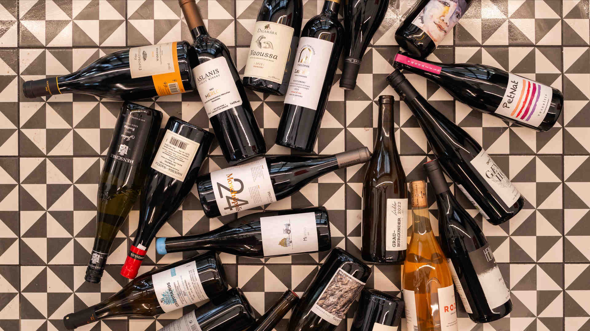 Τίφαννυς x 1905: Μπήκαμε πρώτοι στο μαγαζί της Θεσσαλονίκης που συζητιέται πριν ανοίξει-4