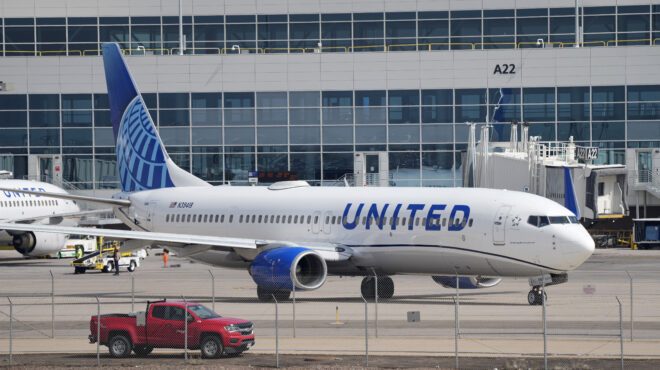 boeing-αναγκαστική-προσγείωση-αεροσκάφου-563018683