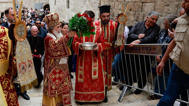 κλαίει-και-θρηνεί-σε-η-πάναγνός-σου-μή-563009392