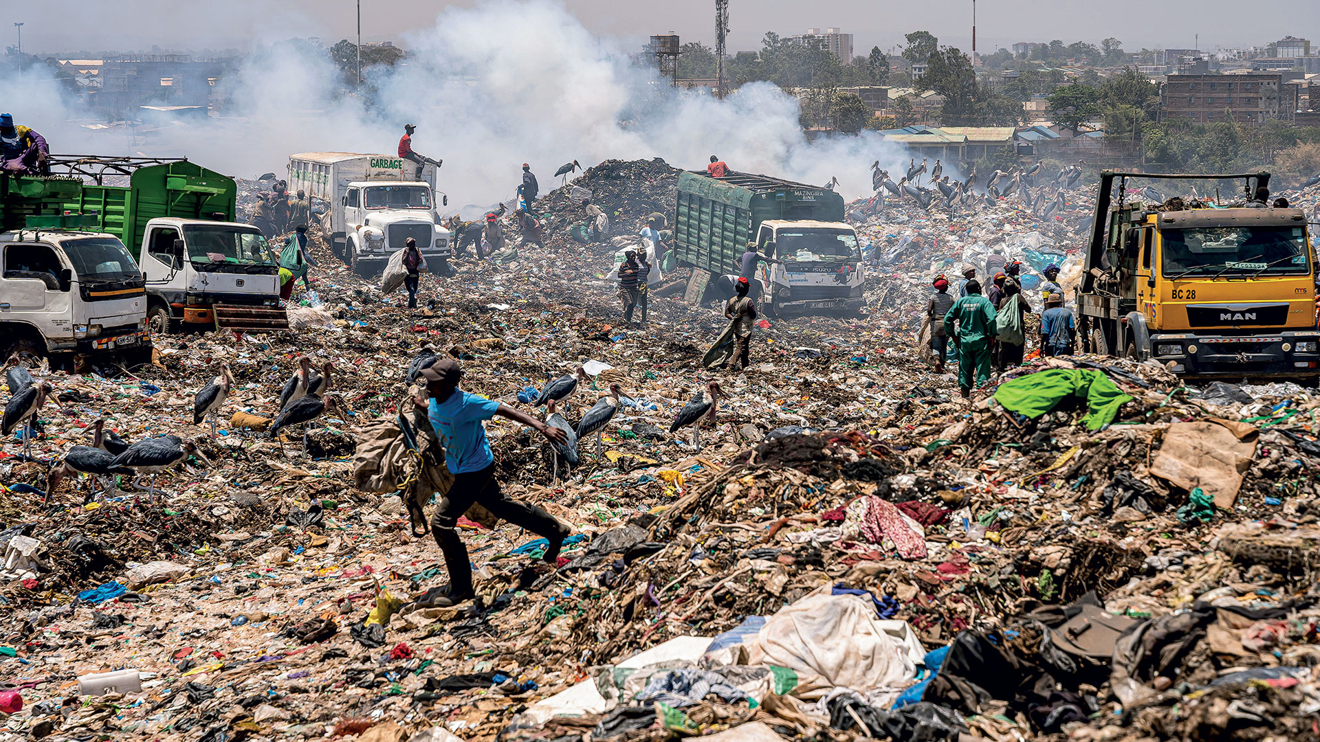 Πώς οι φτωχές χώρες του πλανήτη γίνονται ο «σκουπιδότοπος» της Δύσης-1