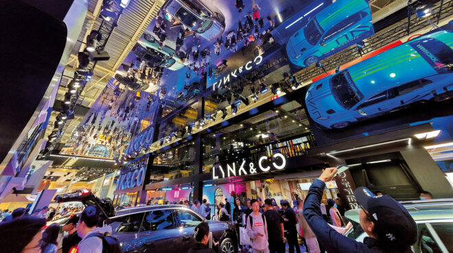 στην-έκθεση-του-πεκίνου-εκεί-που-χτυπά-563041546