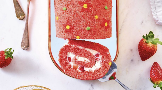 ανοιξιάτικο-ρολό-με-φράουλες-563045296