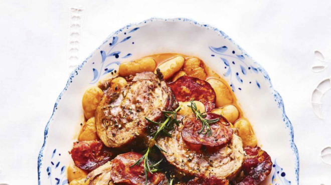 αρνίσιο-χεράκι-ρολό-μπρεζέ-με-φασόλια-563041405