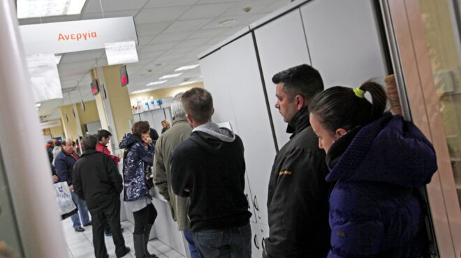 σταθερά-άνω-του-10-η-ανεργία-563020549