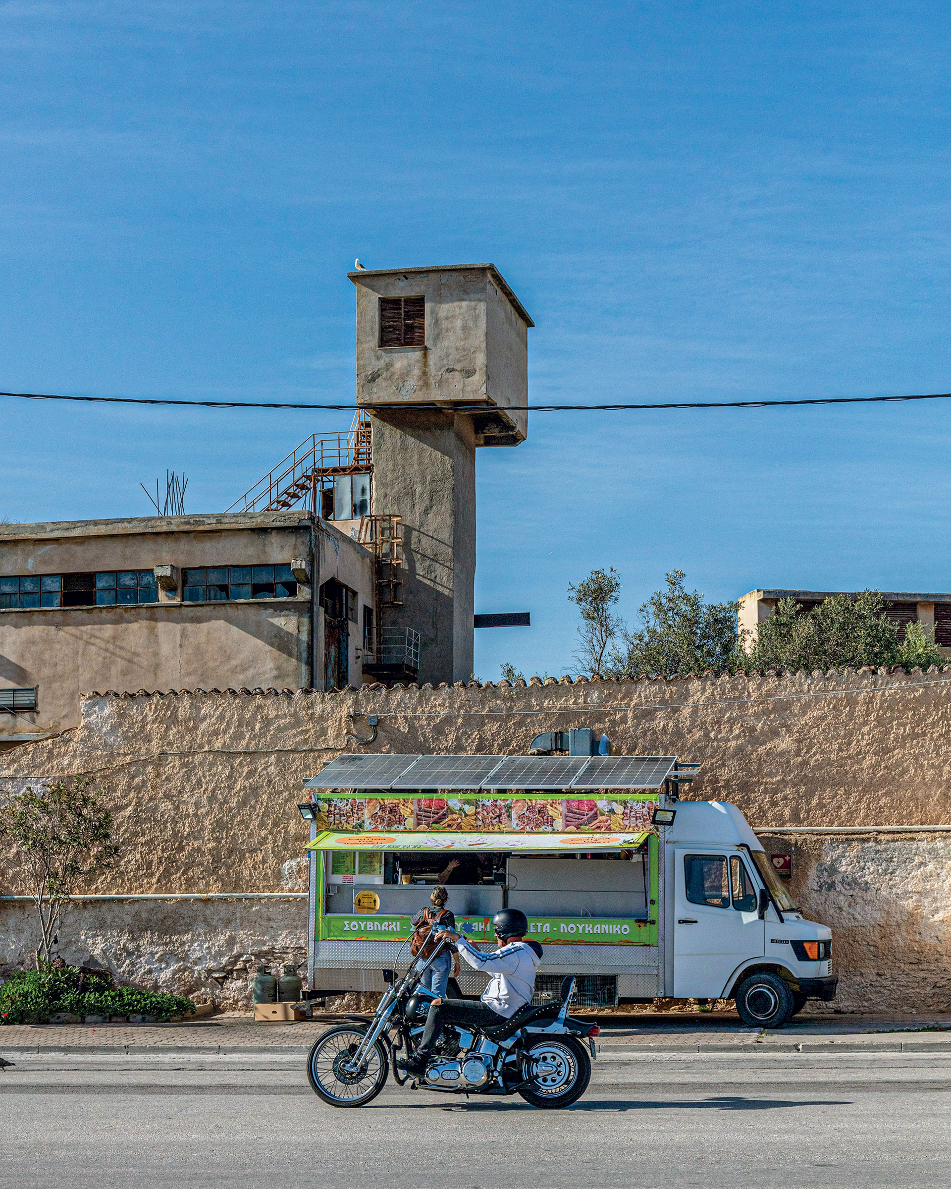Μία βόλτα στο Λαύριο, στη συνοικία που έχτισαν εργάτες με τα χέρια τους-4