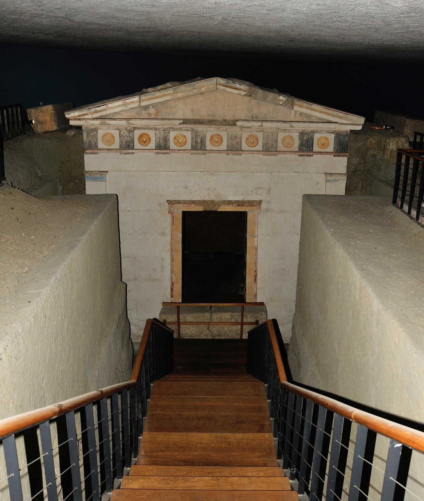 Δύο μακεδονικοί τάφοι βγαίνουν από το σκοτάδι της Ιστορίας χάρις σε μια διάλεξη-2