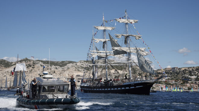 η-ολυμπιακή-φλόγα-έφτασε-στη-μασσαλία-563014837