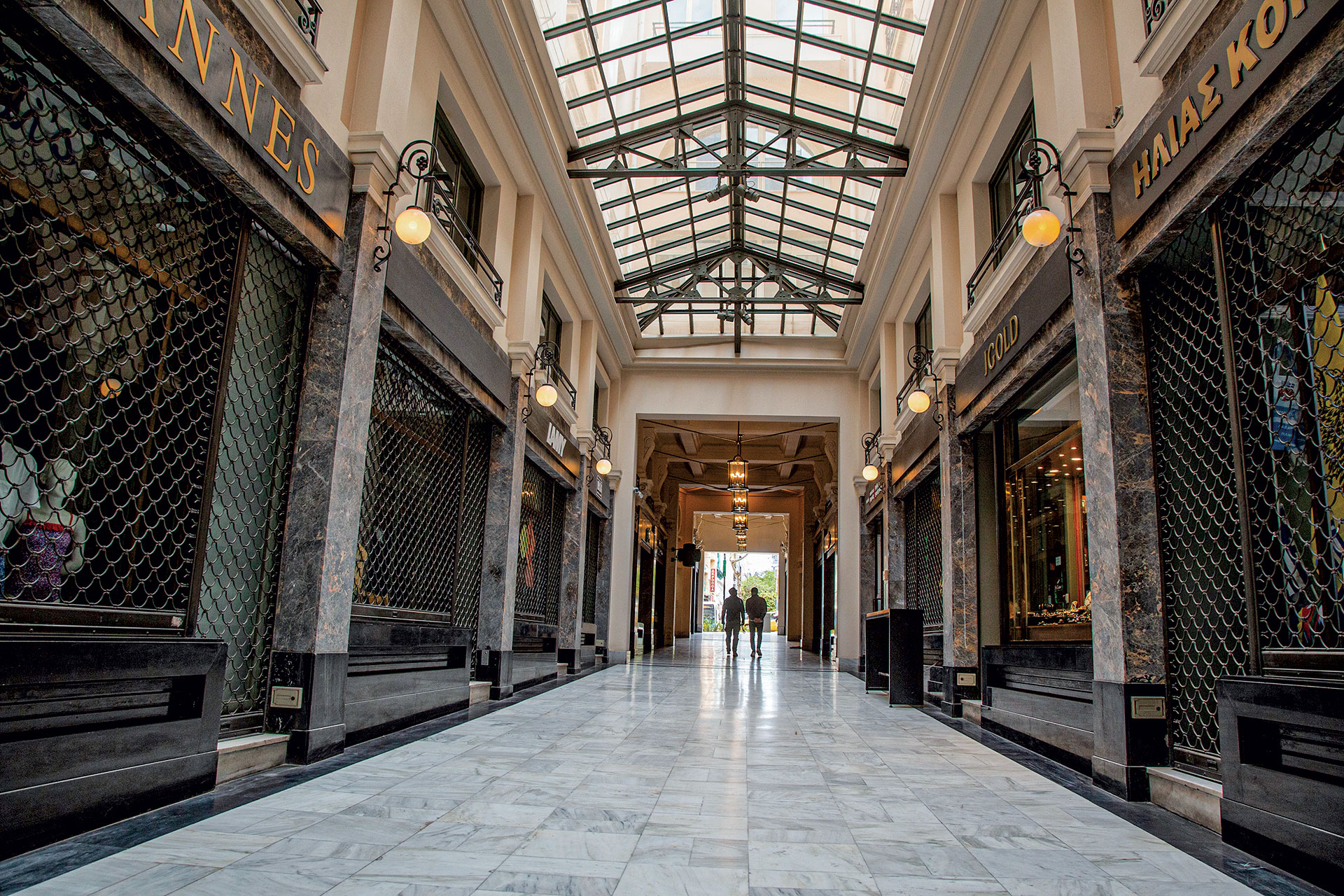 Οι στοές της Αθήνας αποκαλύπτουν τα μυστικά τους-4