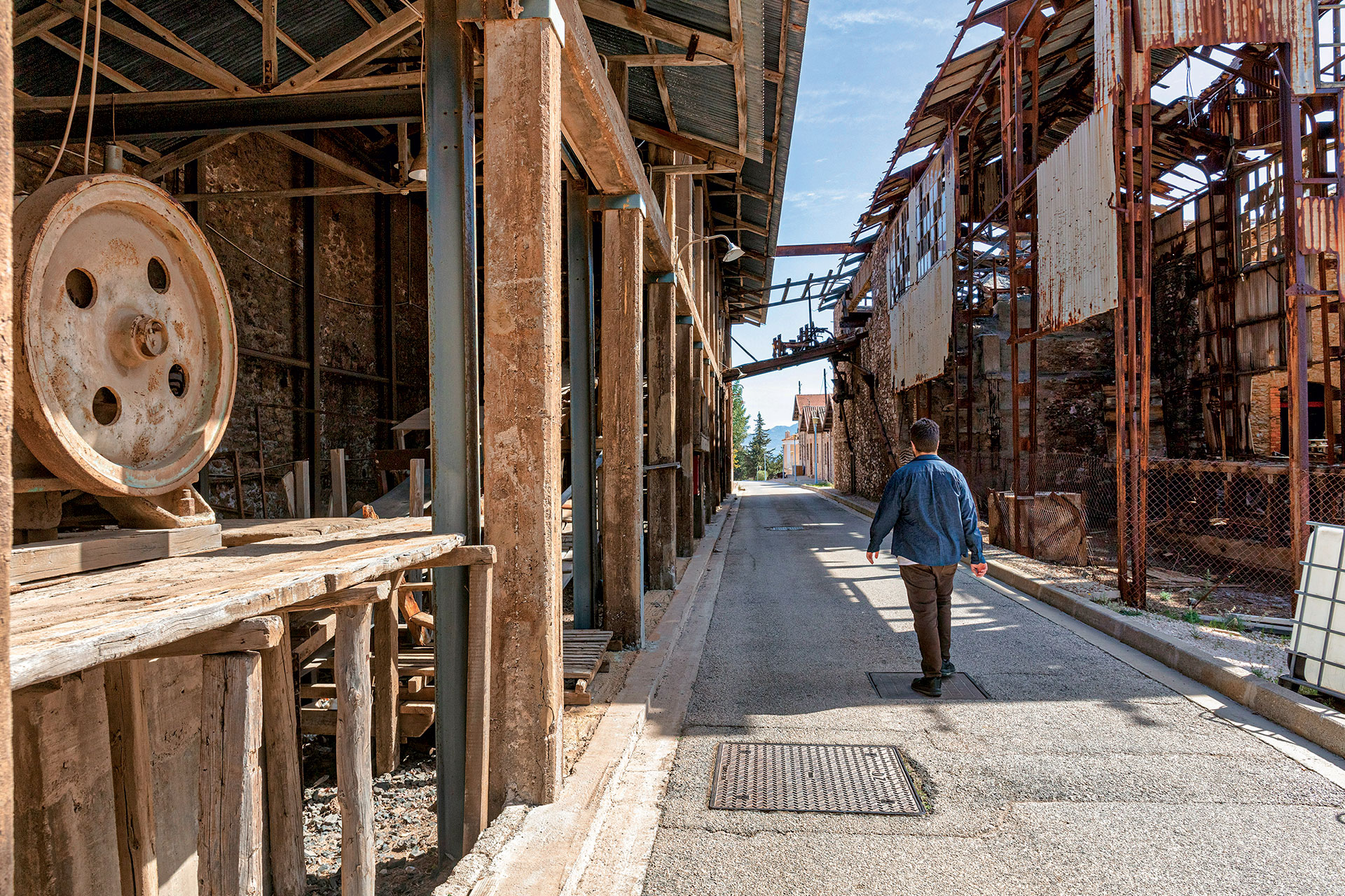 Μία βόλτα στο Λαύριο, στη συνοικία που έχτισαν εργάτες με τα χέρια τους-7