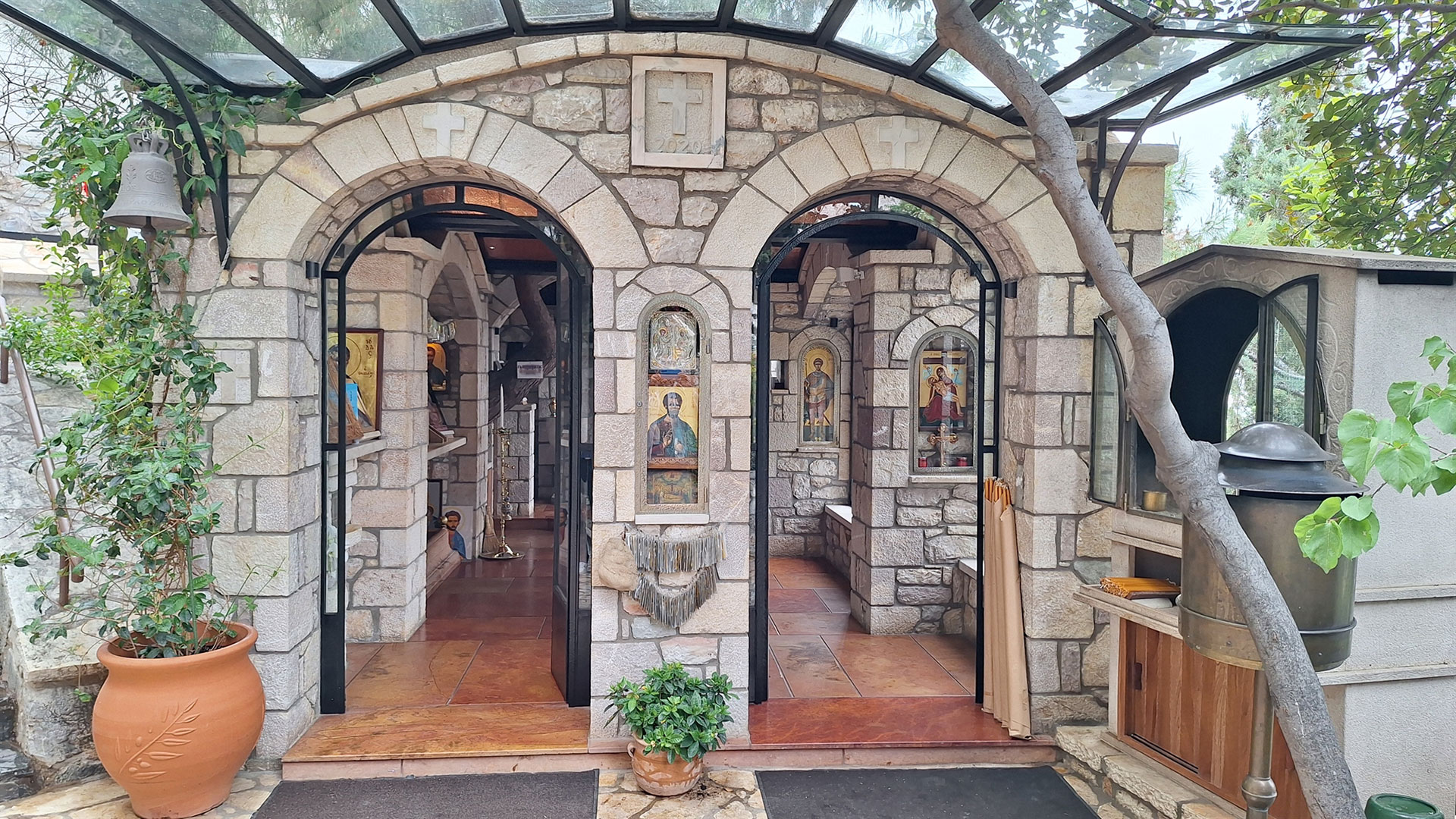 Τα πολεοδομικά «θαύματα» των Αγίων Ισιδώρων-1