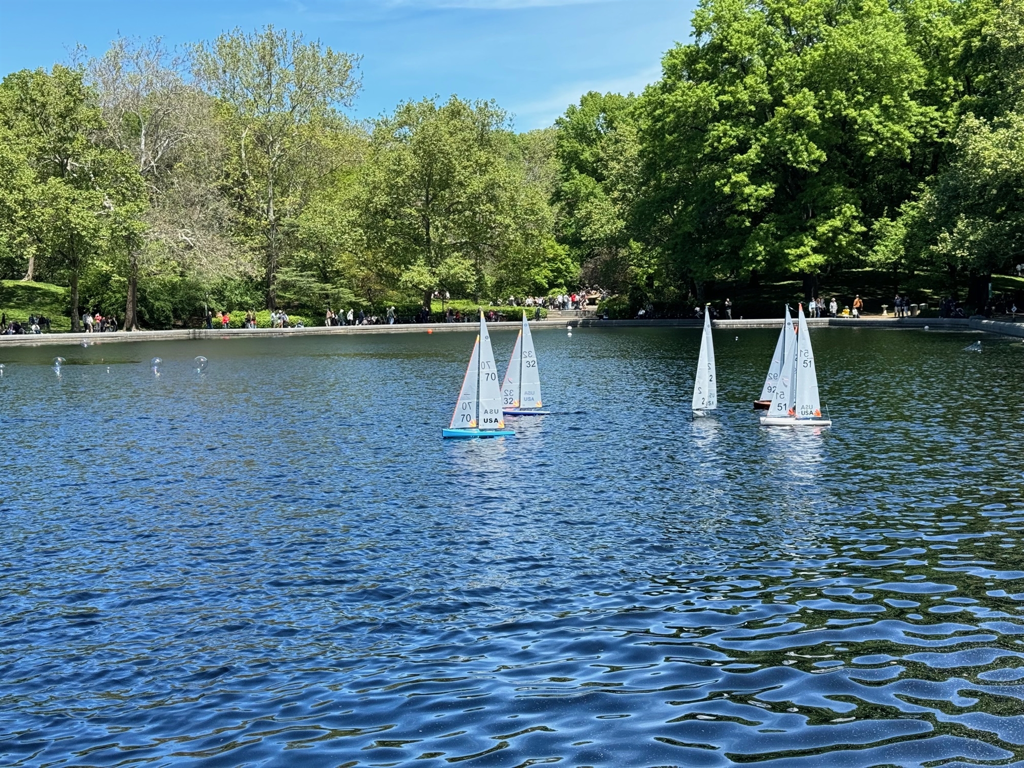 Γράμμα από τη Νέα Υόρκη: διαδηλώσεις στο Met Gala, κοσμοπολιτισμός και ακρίβεια-3