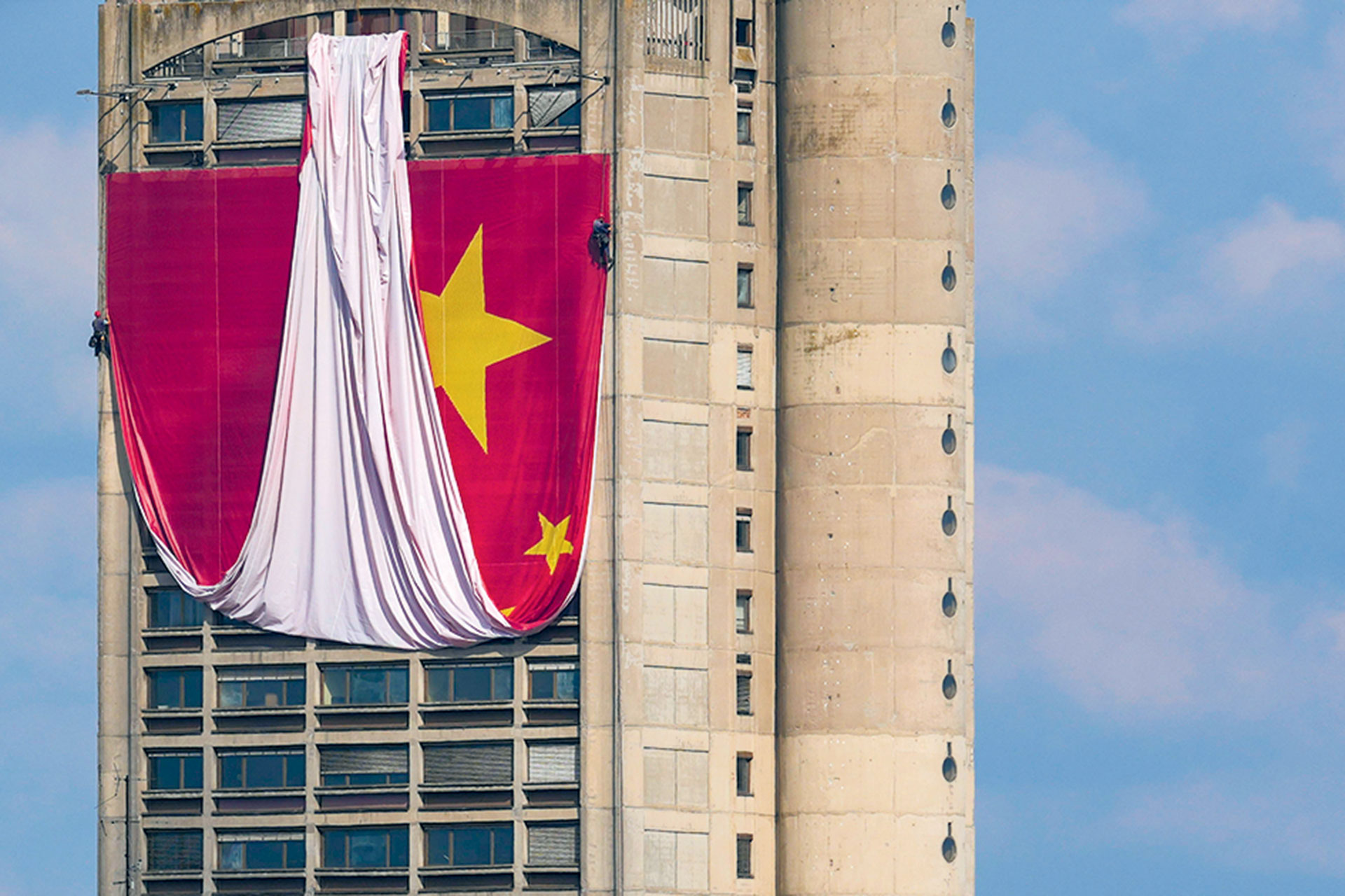 Σπέρνοντας τα δόντια του δράκου-1