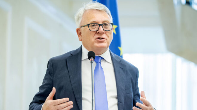 νικολά-σμιτ-στην-κ-δεν-θα-συνεργαστο-563029693