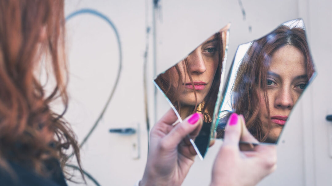 καθρέφτη-καθρεφτάκι-μου-έχω-ψεγάδια-563027833