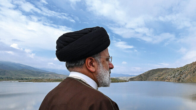 εμπραχίμ-ραϊσί-σιίτης-κληρικός-και-άτ-563035024