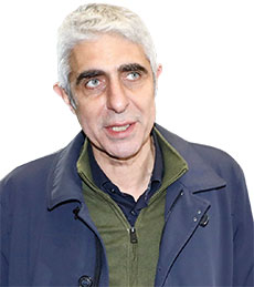 Τα μαντεία της αυλής-1