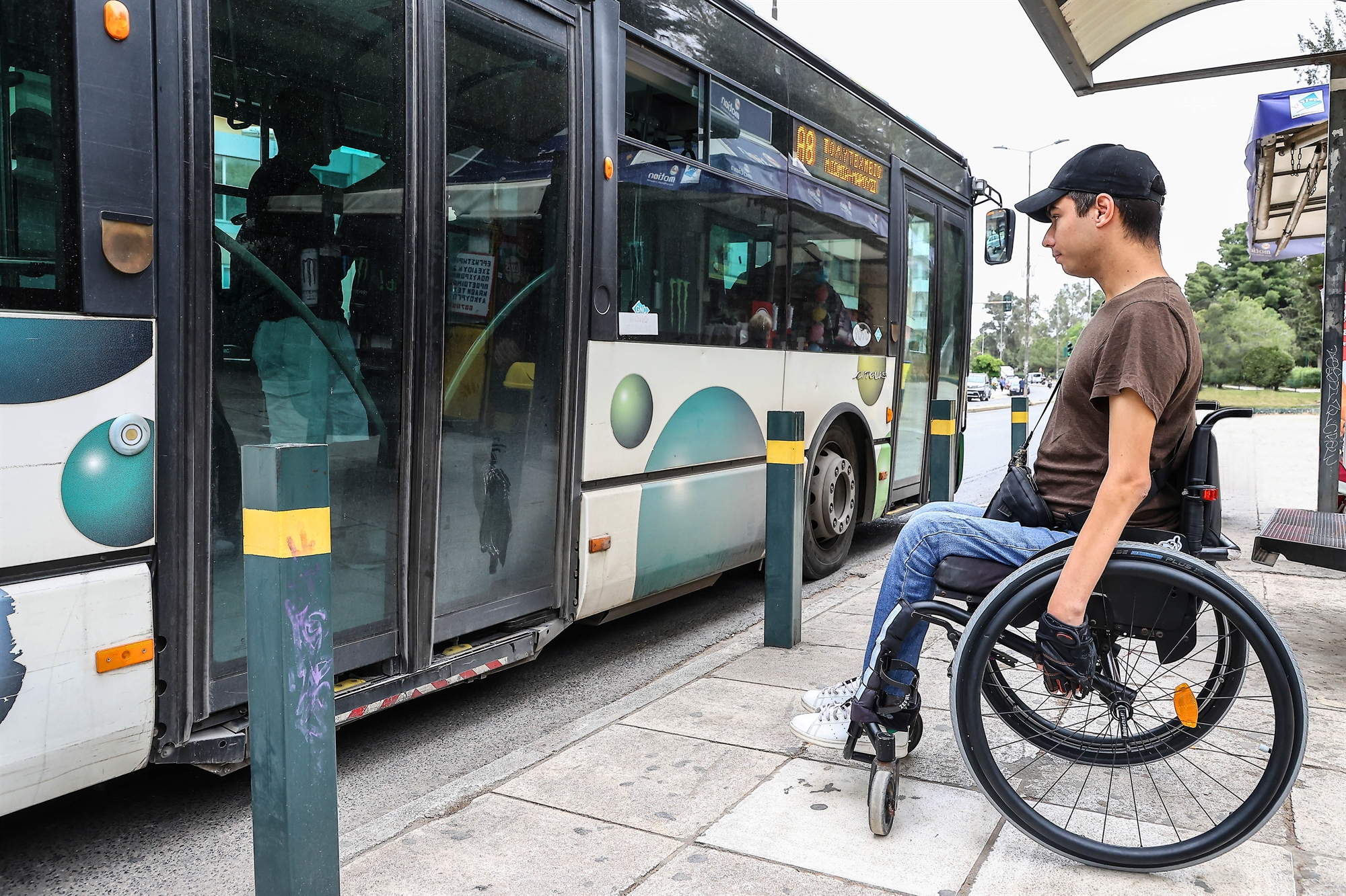 λεωφορεία-χώροι-αναμονής-που-έγιναν-τ-563017609