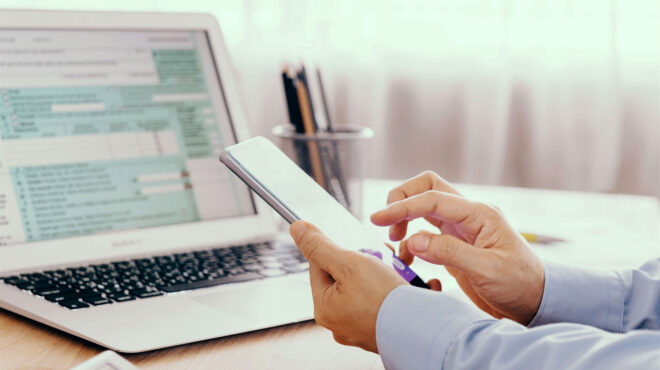 εφορία-ενας-στους-τρεις-μπαινοβγαίνε-563046700