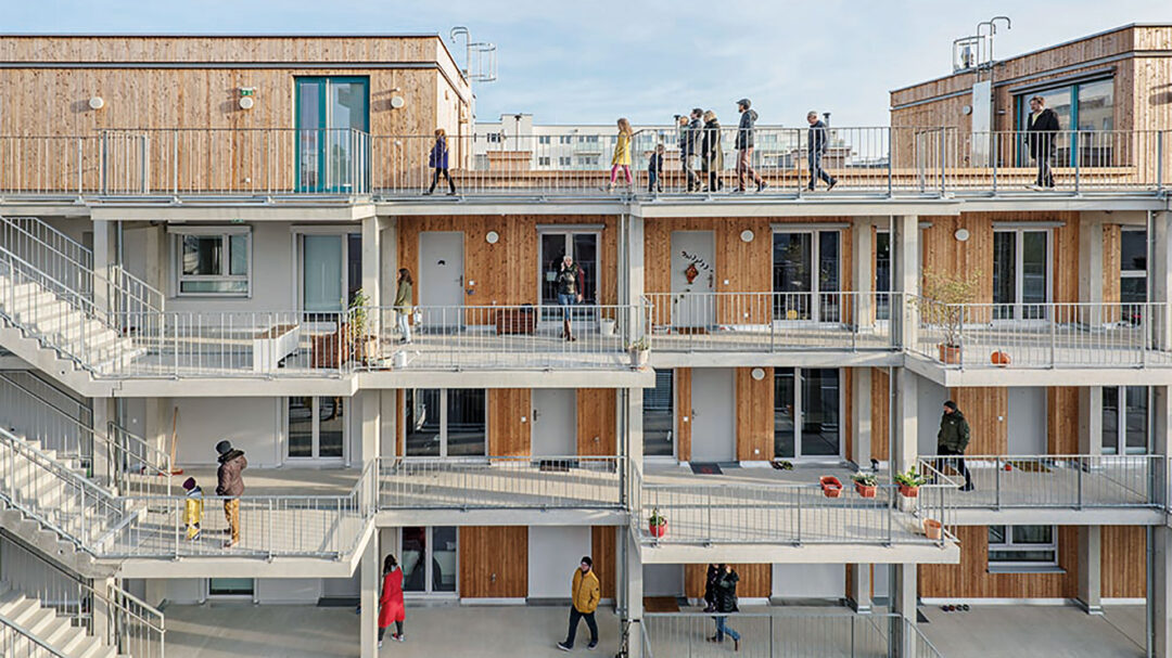 συν-κατοικώντας-στα-κενά-κτίρια-563032846