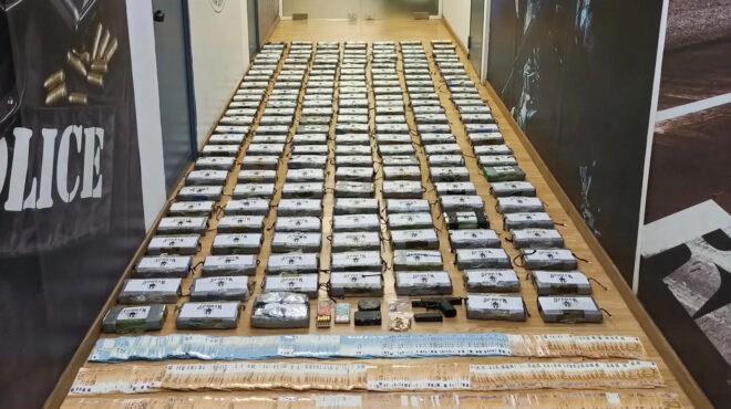 στο-έλεος-των-συμμοριών-η-μασσαλία-563041330