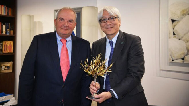 θεωρείο-η-συνάντηση-καραμανλή-563029516