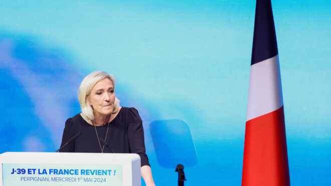 πιο-κοντά-μελόνι-και-λεπέν-μετά-τις-ε-563036914