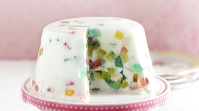 μωσαϊκό-ζελέ-με-ζαχαρούχο-και-γιαούρτ-563028043