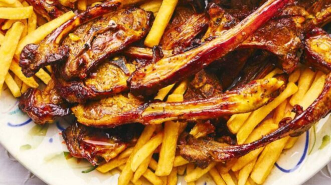 αρνίσια-παϊδάκια-με-μαρινάδα-ξινόγα-563012365