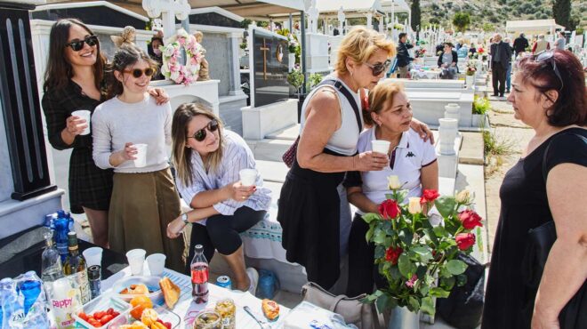 κυριακή-του-θωμά-στο-νεκροταφείο-του-σ-563021860