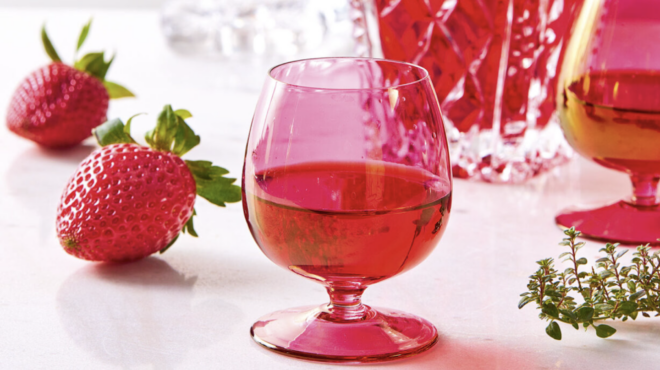 ποτό-με-φράουλες-563041429