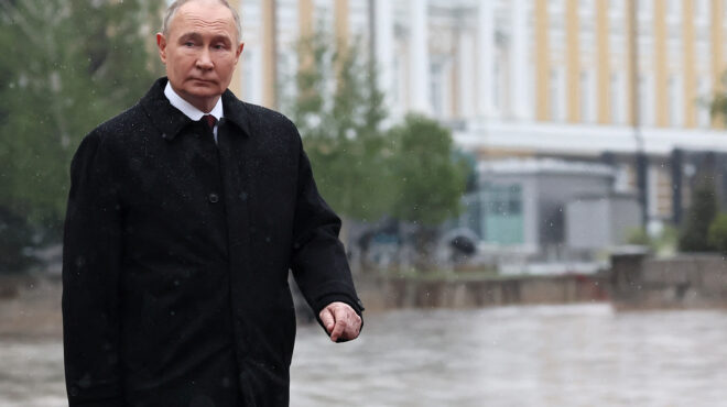 ντόμινο-μετακινήσεων-ανώτατων-στε-563024383