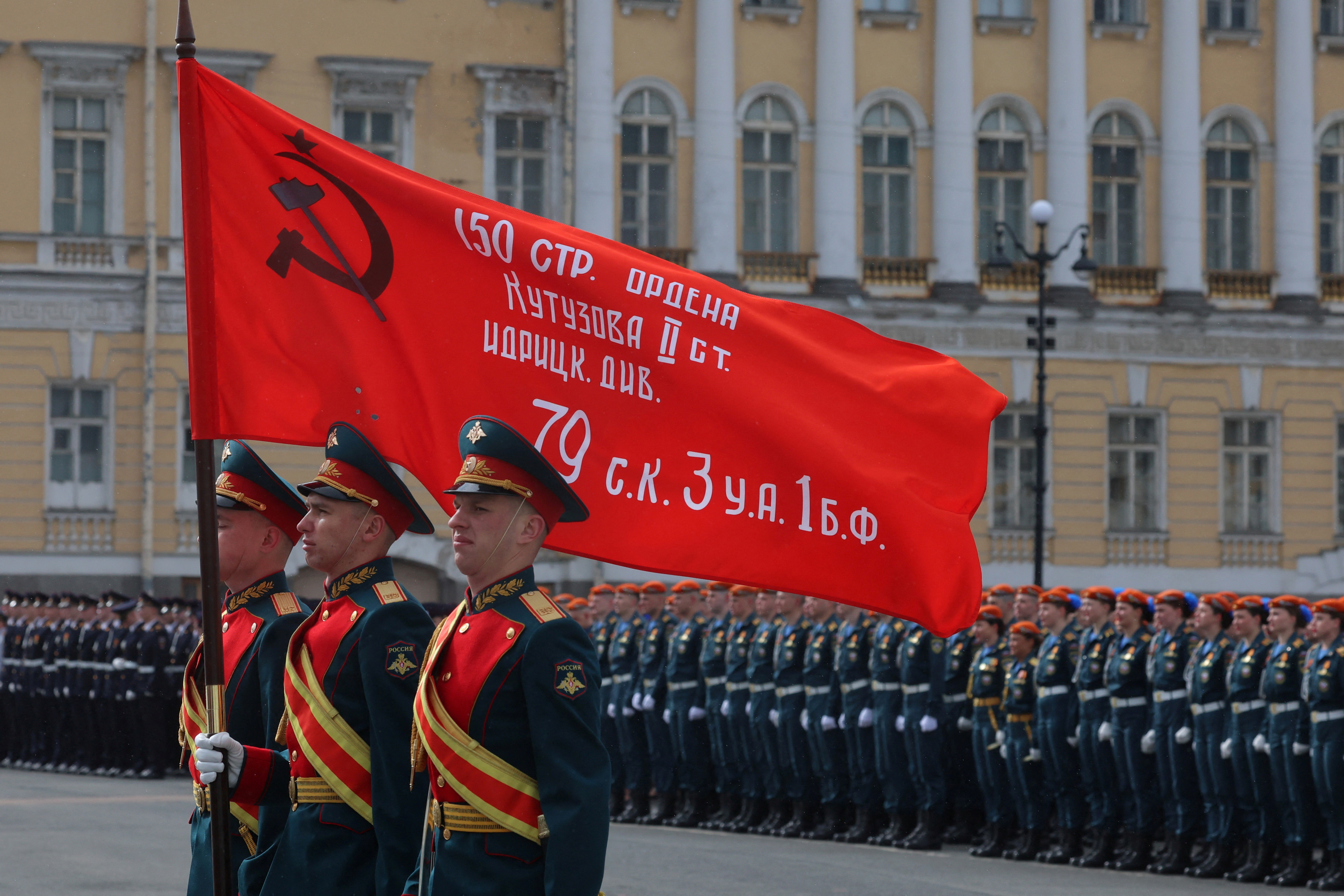Ημέρα της Νίκης: Η Ρωσία γιορτάζει με παρέλαση στη Μόσχα, ενώ κερδίζει έδαφος στην Ουκρανία-1