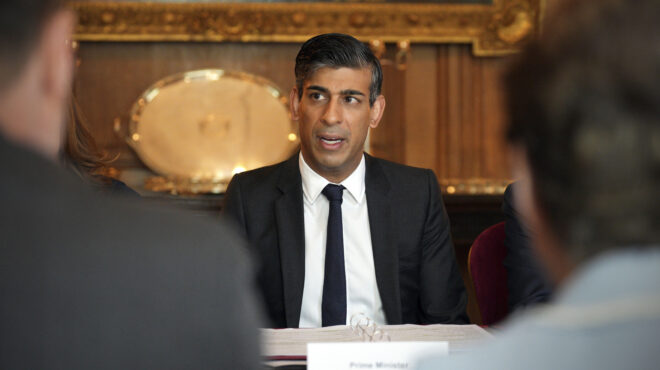 βρετανία-στις-18-μονάδες-η-διαφορά-των-ε-563032909