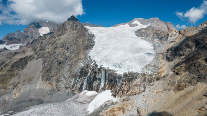 αλπεις-τρεις-νεκροί-από-πτώση-σε-γκρεμ-563049205