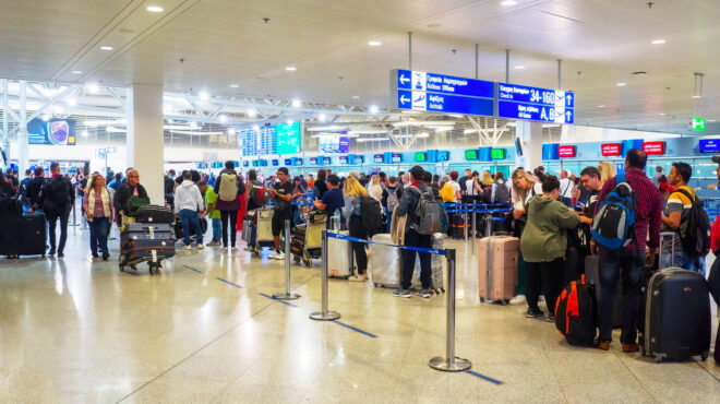 αθήνα-το-κέντρο-ασφυκτιά-από-τα-τουρισ-563046727